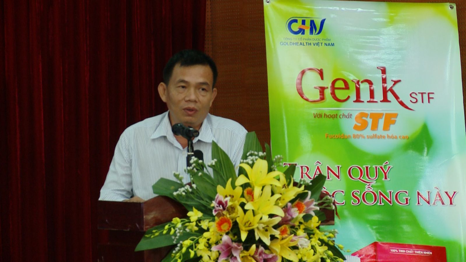 TS Nguyễn Duy Nhứt, chủ nhiệm đề tài nghiên cứu trao đổi tại Hội thảo